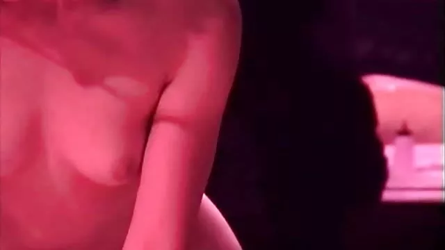 Cutie ქალები საუკეთესო ხელნაკეთი სექსი in სათვალეები